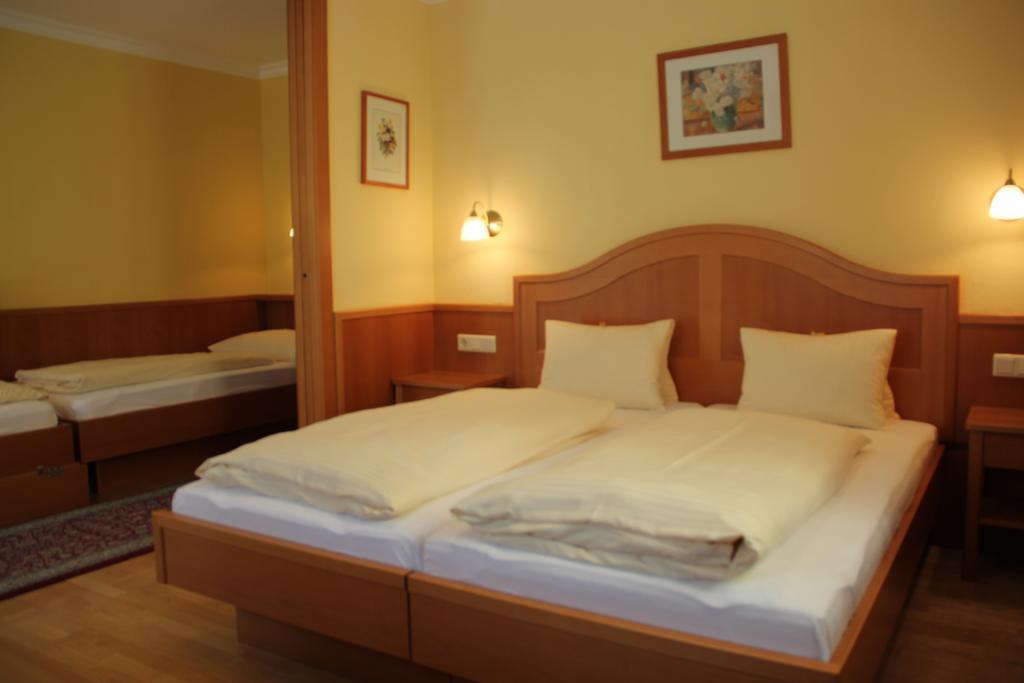 Hotel-Pension Wagnermigl Kuchl Quarto foto